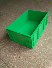 ظروف ذخیره سازی پلاستیکی قابل انباشته شدن ویرجین پلی اتیلن سبز ویرجین 600*400*230 میلی متر نوار نقاله و سیستم مرتب سازی اندازه استاندارد